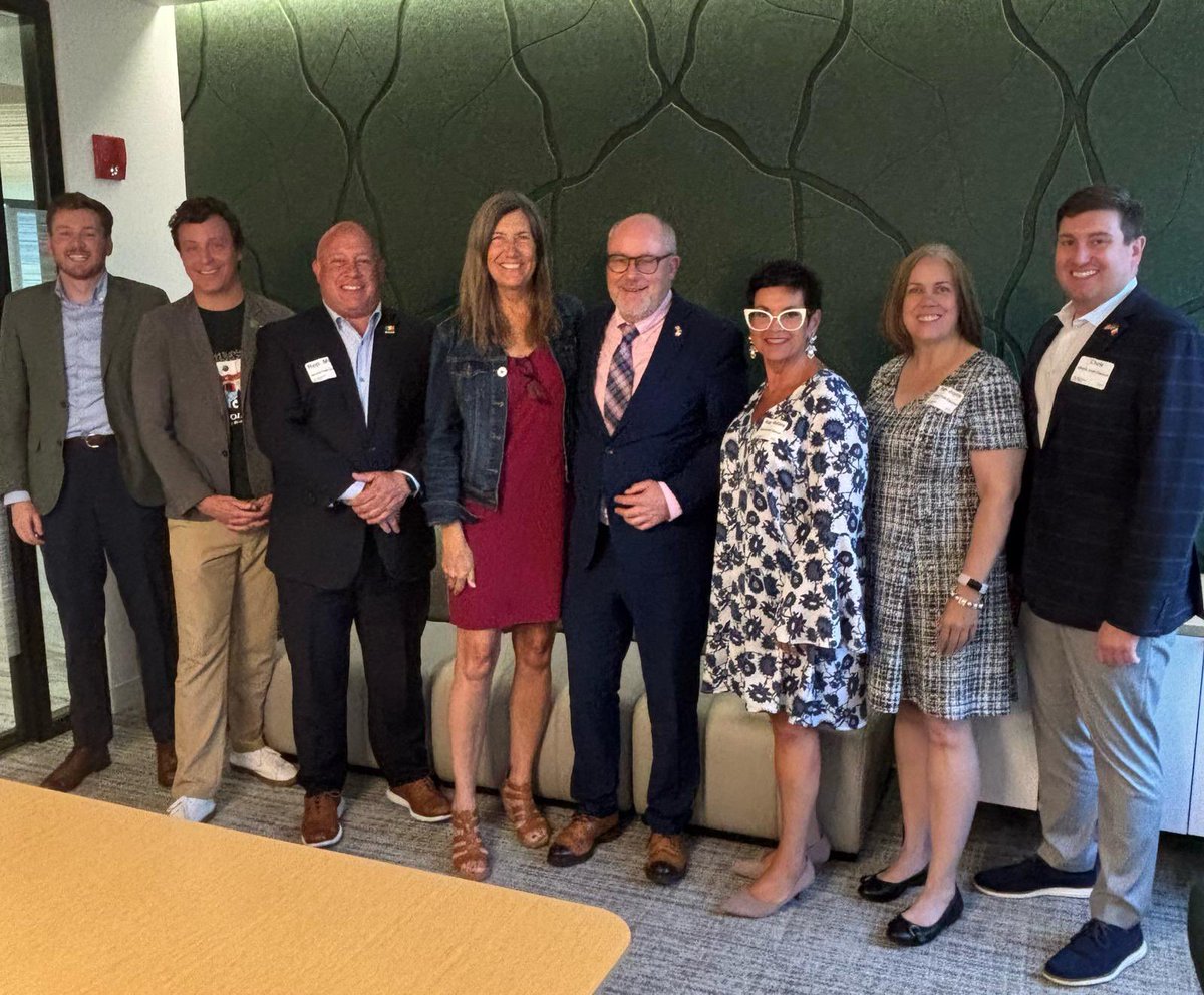 Consulate General of Ireland, Chicago (@irelandchicago) on Twitter photo Great to welcome members of the Illinois Irish Caucus yesterday to Ireland House for an engaging panel discussion with food & beverage industry leaders hosted by Enterprise Ireland and the Chicagoland Food & Beverage Network.
<a href="/Entirl/">Enterprise Ireland</a> <a href="/chgofood/">Chicagoland Food & Beverage Network</a> Great to welcome members of the Illinois Irish Caucus yesterday to Ireland House for an engaging panel discussion with food & beverage industry leaders hosted by Enterprise Ireland and the Chicagoland Food & Beverage Network.
<a href="/Entirl/">Enterprise Ireland</a> <a href="/chgofood/">Chicagoland Food & Beverage Network</a>