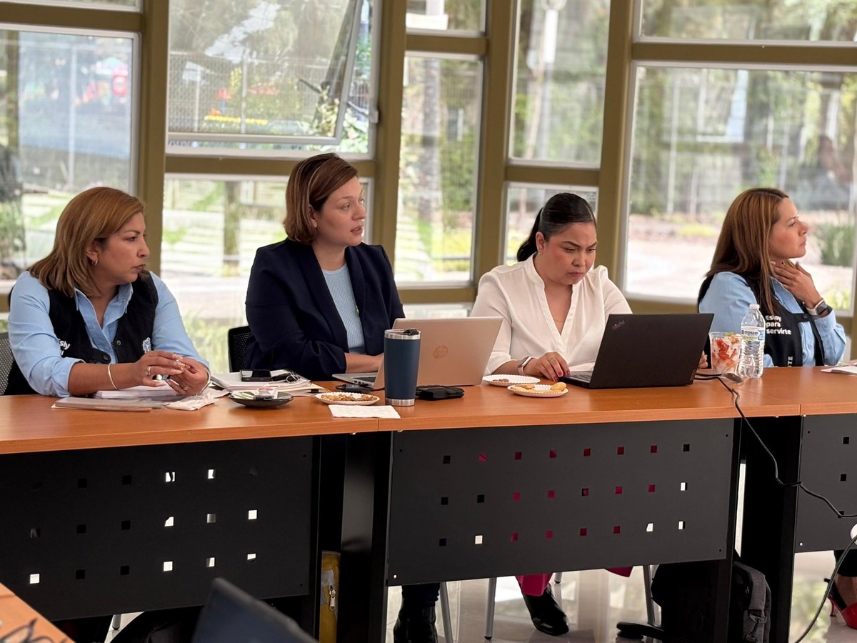 Servimos con calidad para la Gente.
En la Procuraduría Ambiental, nuestro Comité de Control Interno evalúa, revisa y fortalece los procesos administrativos, promoviendo una gestión pública eficaz, legal y transparente, enfocada en la mejora continua.

#AmbientalGente