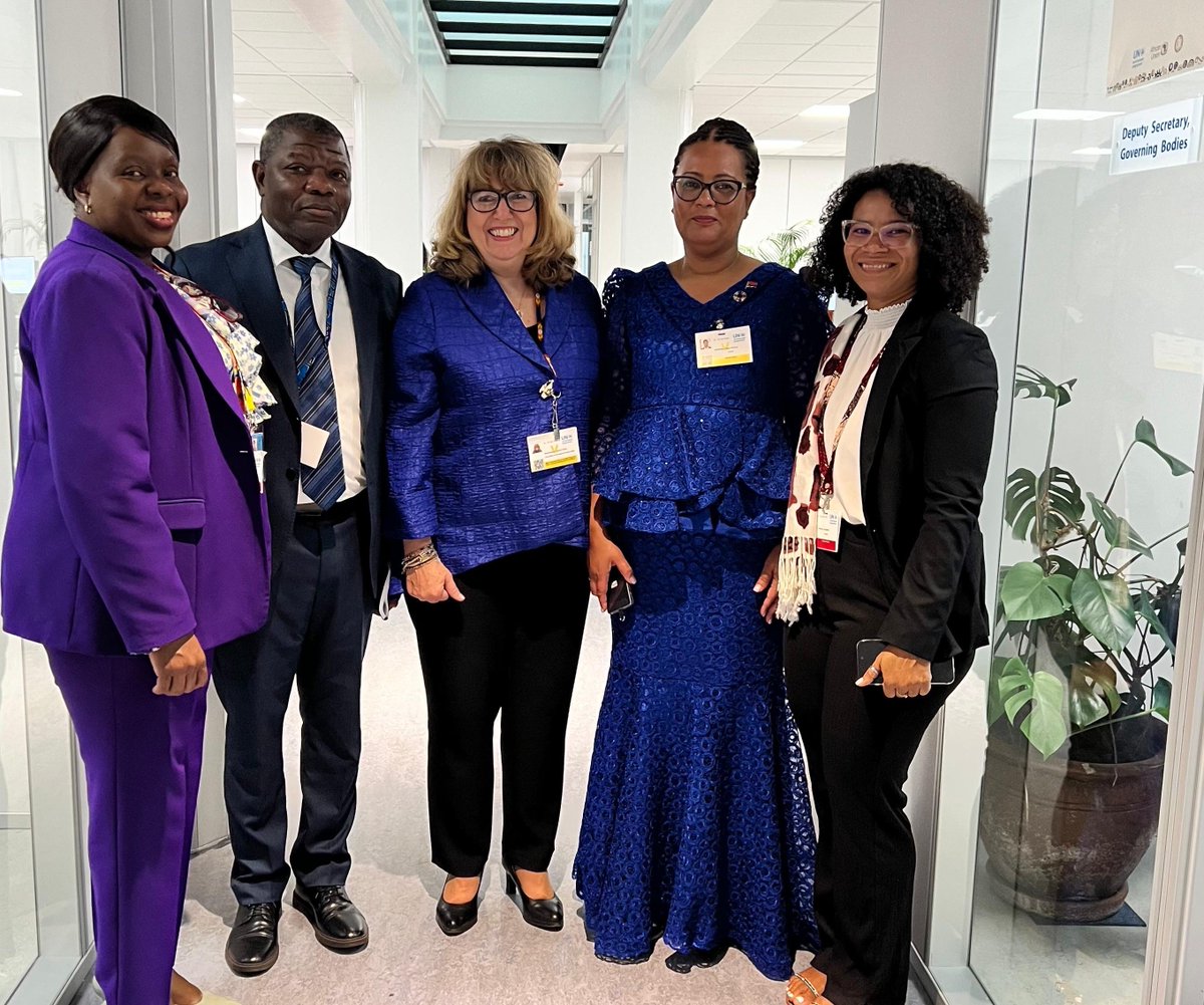 SchomakerAstrid's tweet image. Always a pleasure to confer with HE Minister Ana Paula Chantre Luna de Carvalho (@AlfocinaSambo). Thank you for taking time to update me on the expansion of Angola’s protected areas and the progress with the NBSAPs process in Angola.