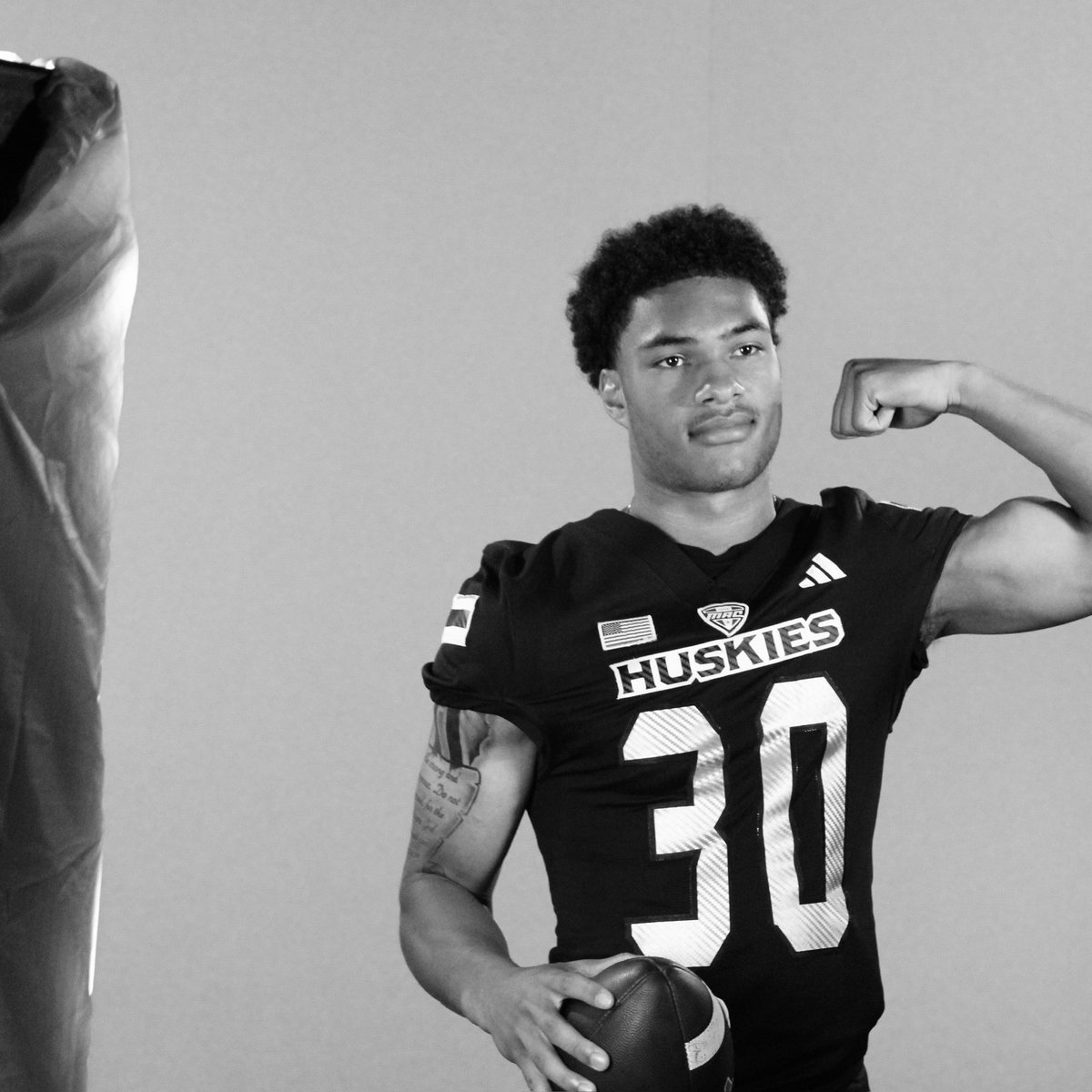 tony_ledwell's tweet image. &amp;amp; THAT’S A WRAP! ✅

new dawgs on the block 😎📸

#GoHuskies | #TheHardWay