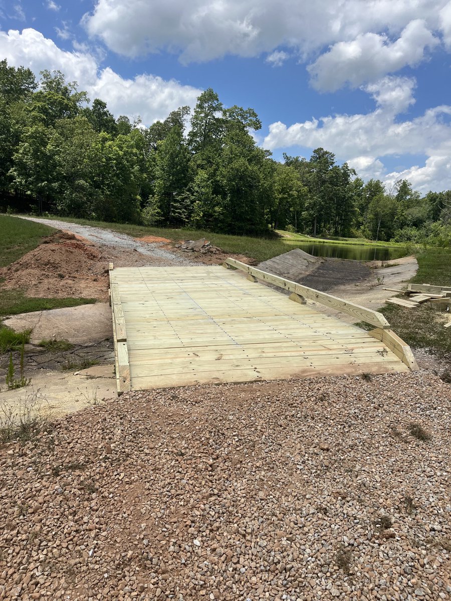 Ljcorr3's tweet image. New equipment, bridge installation. Upgrades! Club is improving quickly… thanks Tri state pumps and upstate utilities!