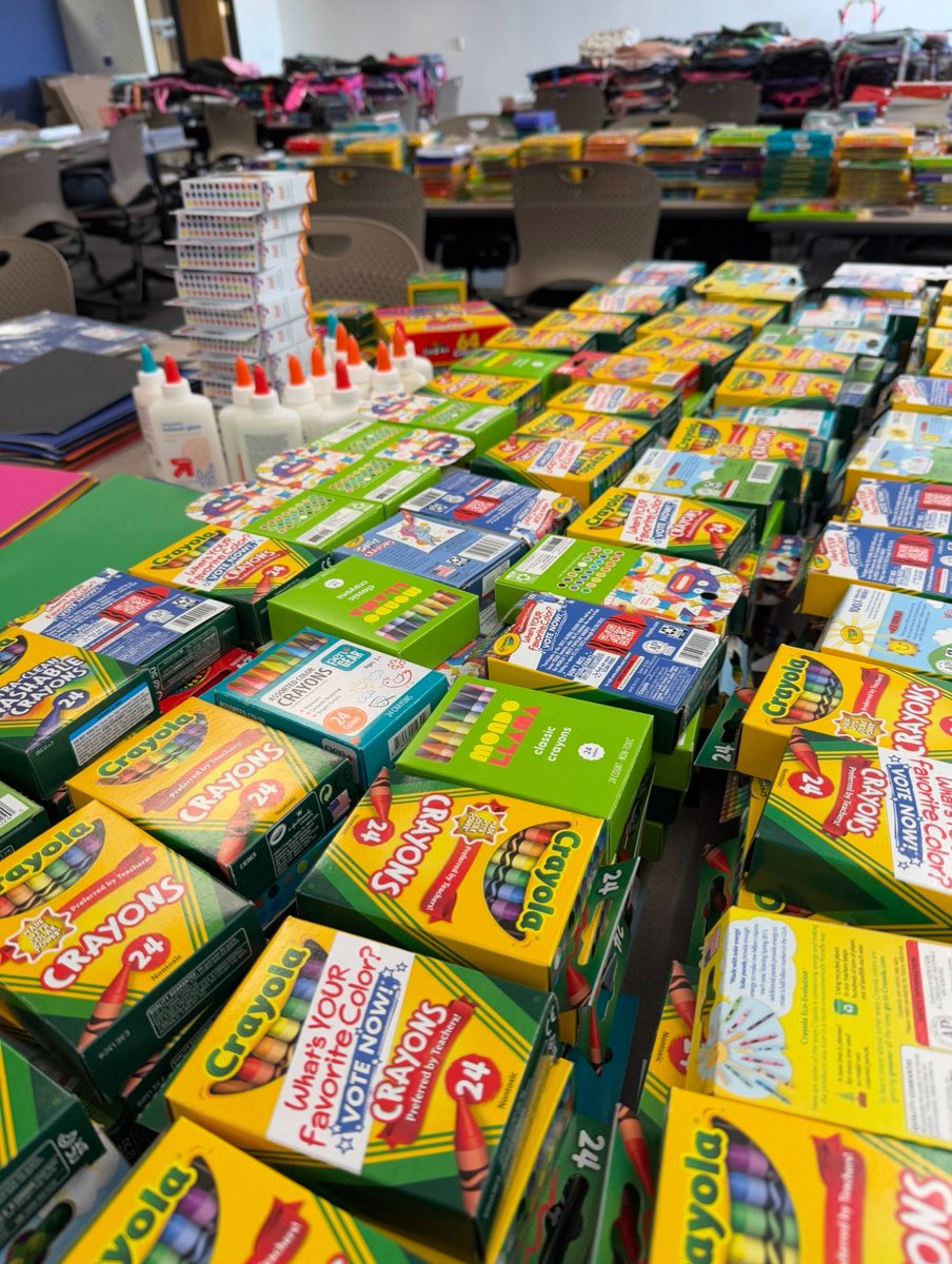 mcschoolsup's tweet image. 🎒 Our Annual Backpack Drive at the Maricopa County Home & Landscape Show was a tremendous success thanks to the incredible generosity of our community! 📚🖍️
Over the weekend, we collected over 3,771 items, including:
🎒 375 backpacks
📓 647 spiral notebooks
✏️ 313 packs of…