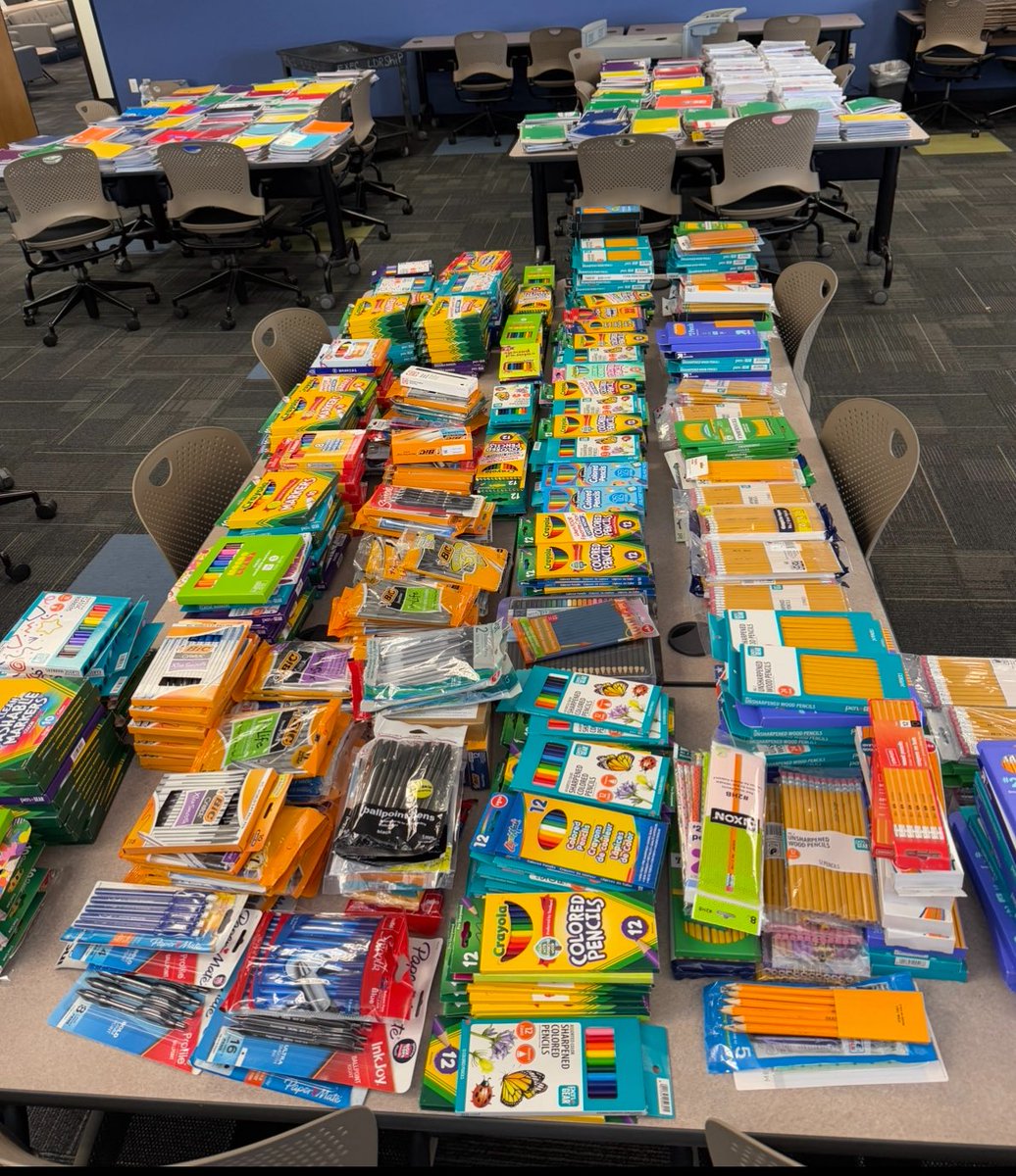 mcschoolsup's tweet image. 🎒 Our Annual Backpack Drive at the Maricopa County Home & Landscape Show was a tremendous success thanks to the incredible generosity of our community! 📚🖍️
Over the weekend, we collected over 3,771 items, including:
🎒 375 backpacks
📓 647 spiral notebooks
✏️ 313 packs of…