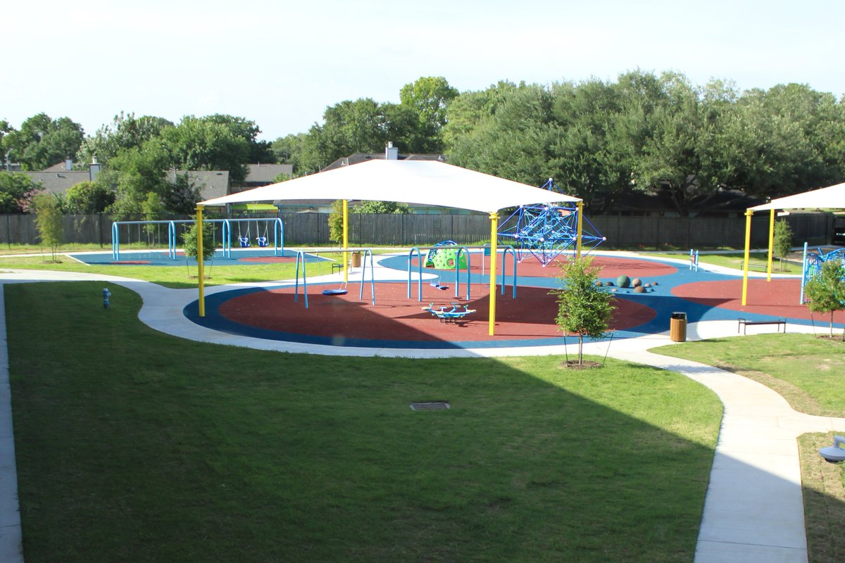 FortBendISD's tweet image. 🚀 Mission ready!
This week, Superintendent Dr. Marc Smith, the Fort Bend ISD Board of Trustees and members of the executive team visited the first of three new campuses set to open for the 2025–26 school year.
Mission Elementary is ready for liftoff! The campus is designed to…