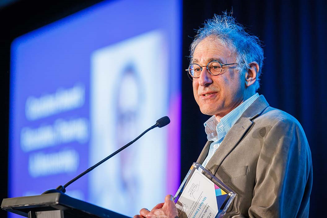 science_seattle's tweet image. During his 36-year career at @fredhutch, Dr. Michael Emerman made fundamental discoveries about #HIV.
🍾 Dr. Emerman made a lasting impact in #immunology, including co-pioneering the field of paleovirology, and we offer a huge congratulations on his retirement!…