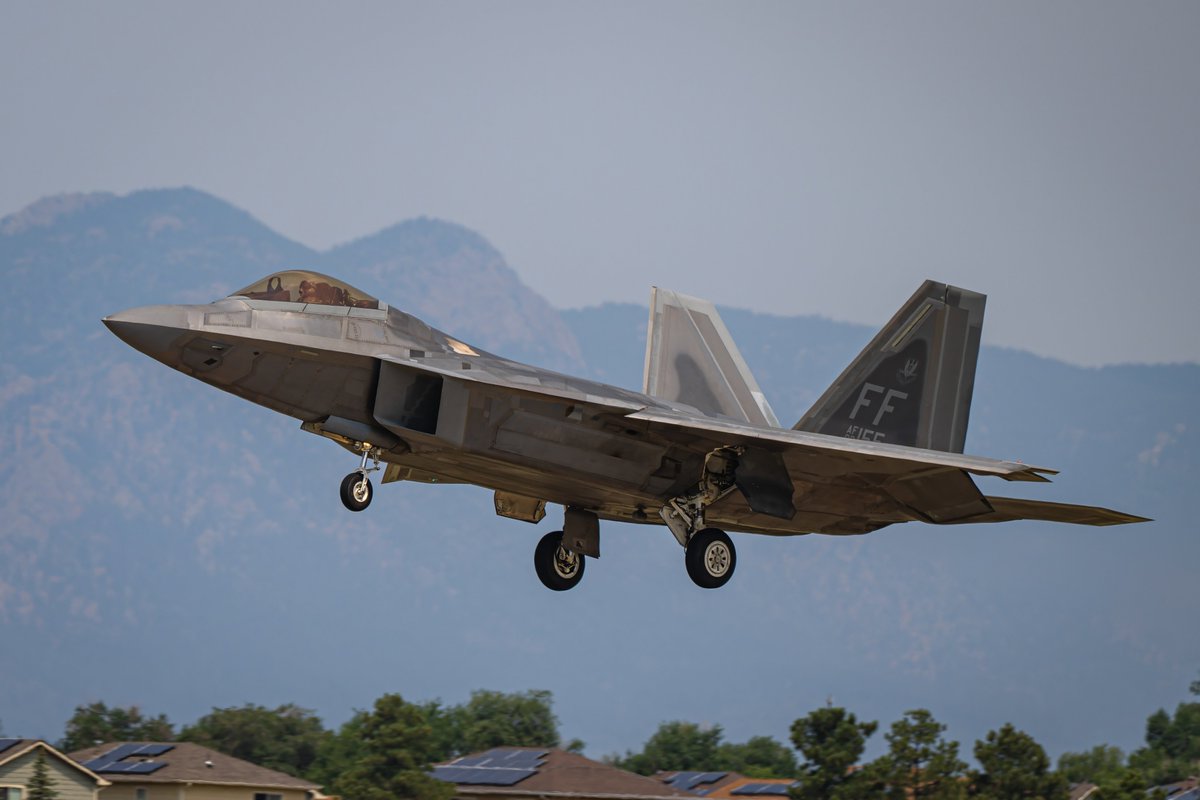GDevorePhotos's tweet image. FIRST01, a flight of 4 F-22s from the 149th Fighter Squadron out of Joint Base Langley-Eustis land at Peterson SFB.