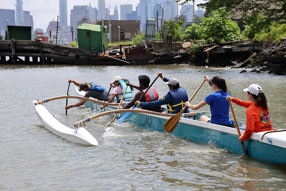 Hoboken_FBW's tweet image. Photos from City of Water Day 2025 at the Hoboken Cove in Maxwell Place Park on July 12 located at the unique natural sand beach at this protected area of the Hudson River
#cityofwaterday #hudsonriver #hoboken #ourwaterfront @Hobocobo
betterwaterfront.org/photos-from-ci…