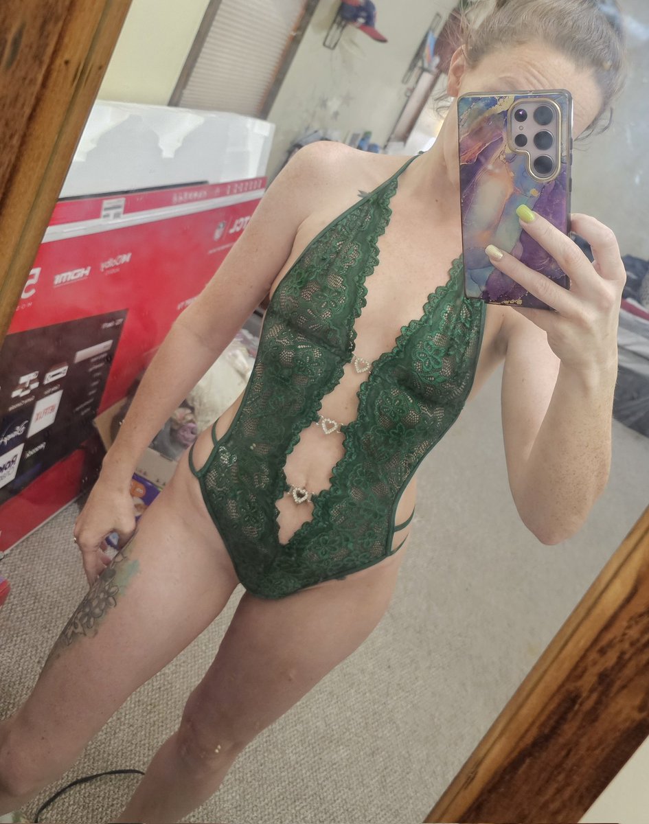 NaturalRed021's tweet image. Feeling sexy in lingerie. Want to see more? Make sure to cum check me out. You won't want to miss the new content coming!! Oh did I mention, im a natural redhead? 
linktr.ee/friskyr3dh3ad
onlyfans.com/friskyr3dh3ad
#OnlyFans #onlyfansgirl #contentcreator #customs #redheadsdoitbetter