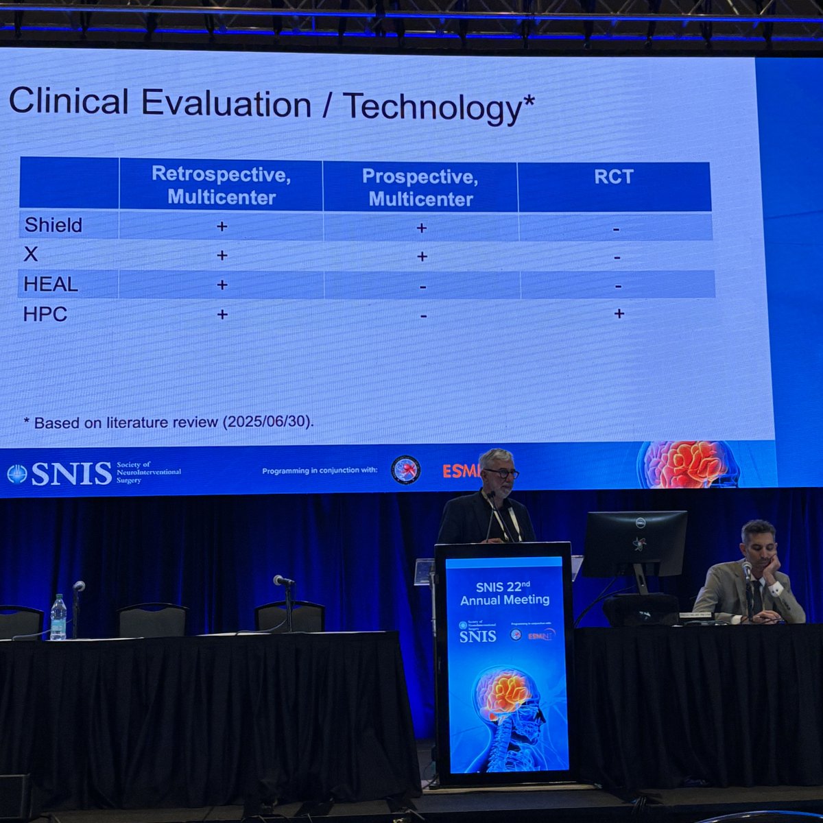 JNIS_BMJ's tweet image. Dr. Laurent Pierot presenting on surface modified and coated flow diverter devices for aneurysm treatment. Interesting results with HPC trial: maybe single antiplatelets are enough for this FD? #SNIS2025 @SNISInfo @esmintsociety @cvsection @fcalbuquerque51 @dr_mchen @DanniDiestro…