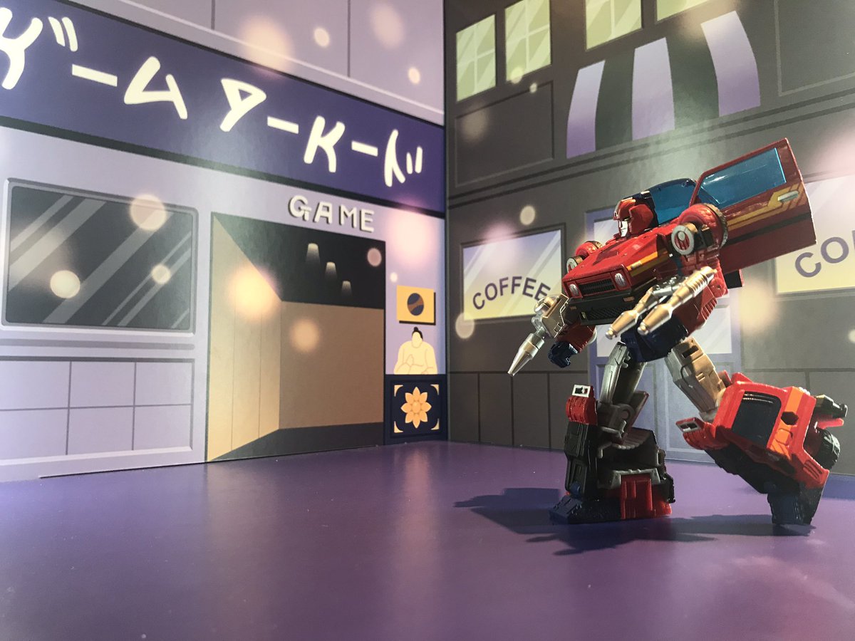 E4_maxtoki's tweet image. まじまじ見てたら昔のパッケージ絵のように見えてくる、TF博のフォトスポット写真