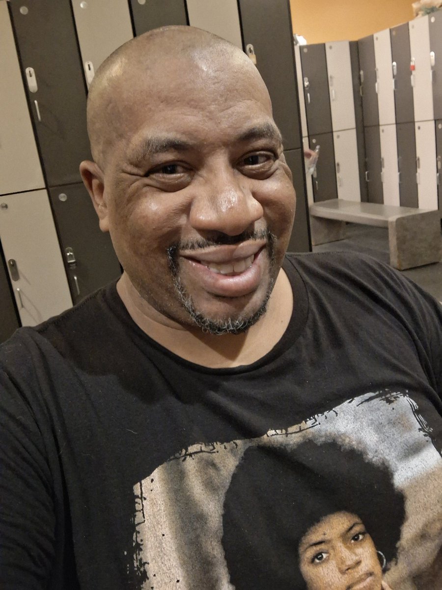 Edouble73's tweet image. Fresh haircut last day of vacation. Going back to work tomorrow. I need to start playing the lottery