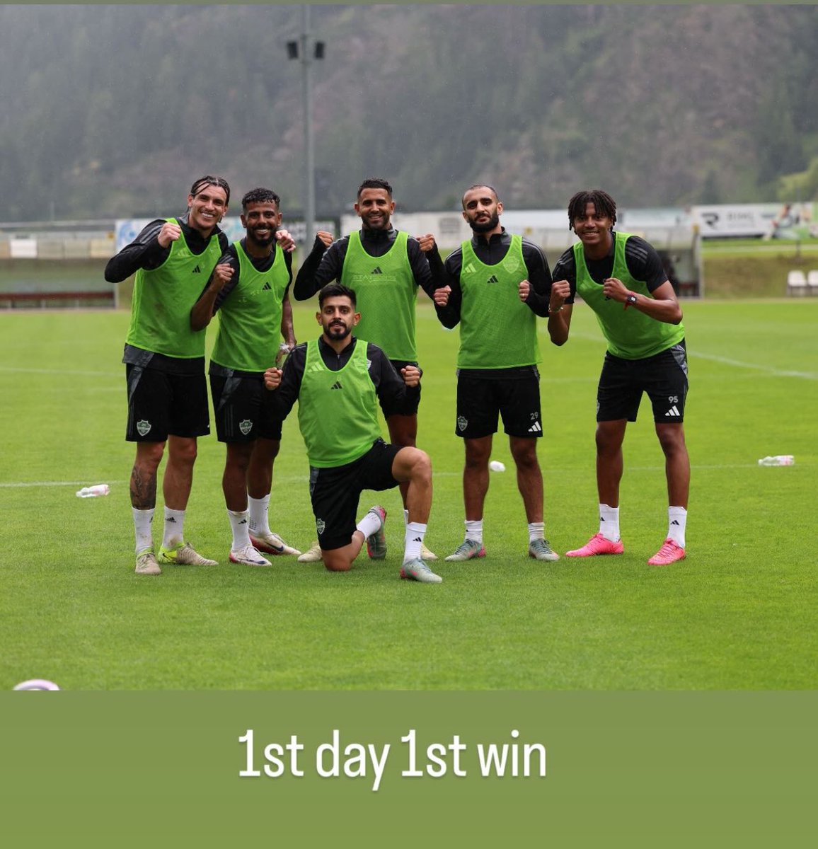 📲 | رياض محرز عبر ( IG ) 

اليوم الاول ، والفوز الاول .