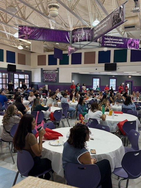 ignacior38's tweet image. It was great to welcome our newest team members to Las Cruces Public Schools this morning! I am grateful for the opportunity to share our district’s vision and commitment to student success. We're here to support, grow, and lead—together. @LCPSnet