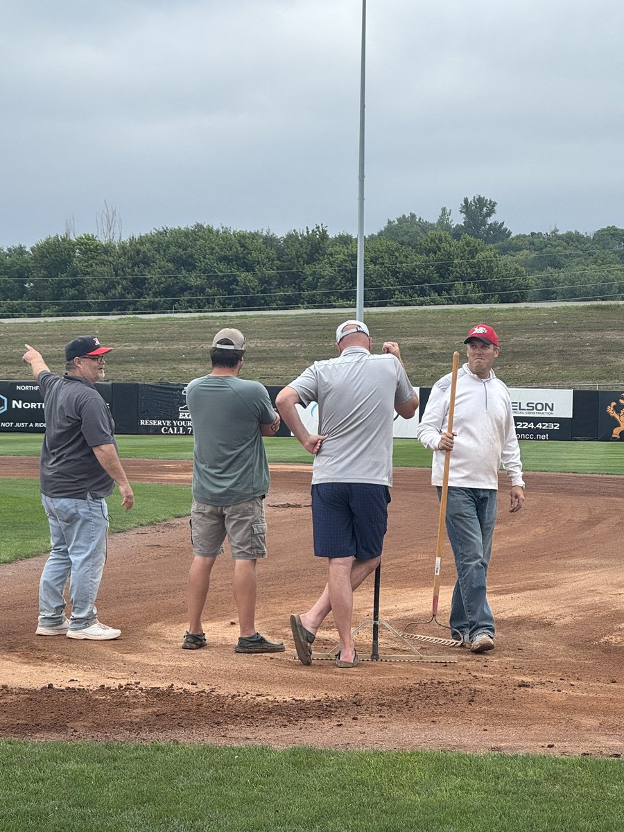Bishop Heelan Athletics (@bhcs_athletics) on Twitter photo Huge thank you to the <a href="/SiouxCityXs/">Sioux City Explorers</a> for help getting the field ready today and hosting all week!!! Huge thank you to the <a href="/SiouxCityXs/">Sioux City Explorers</a> for help getting the field ready today and hosting all week!!!