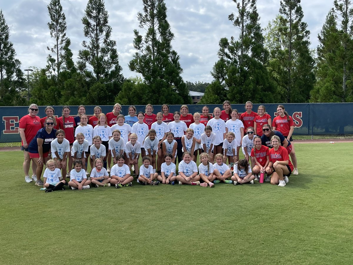 We had a BLAST at camp this week! We learned lots of fundamentals and how to be a good teammate! Thank you to all our campers for working hard these past 3 days and having a good attitude! We look forward to seeing you at our games this season! Go Generals! ⭐️❤️💙🥎