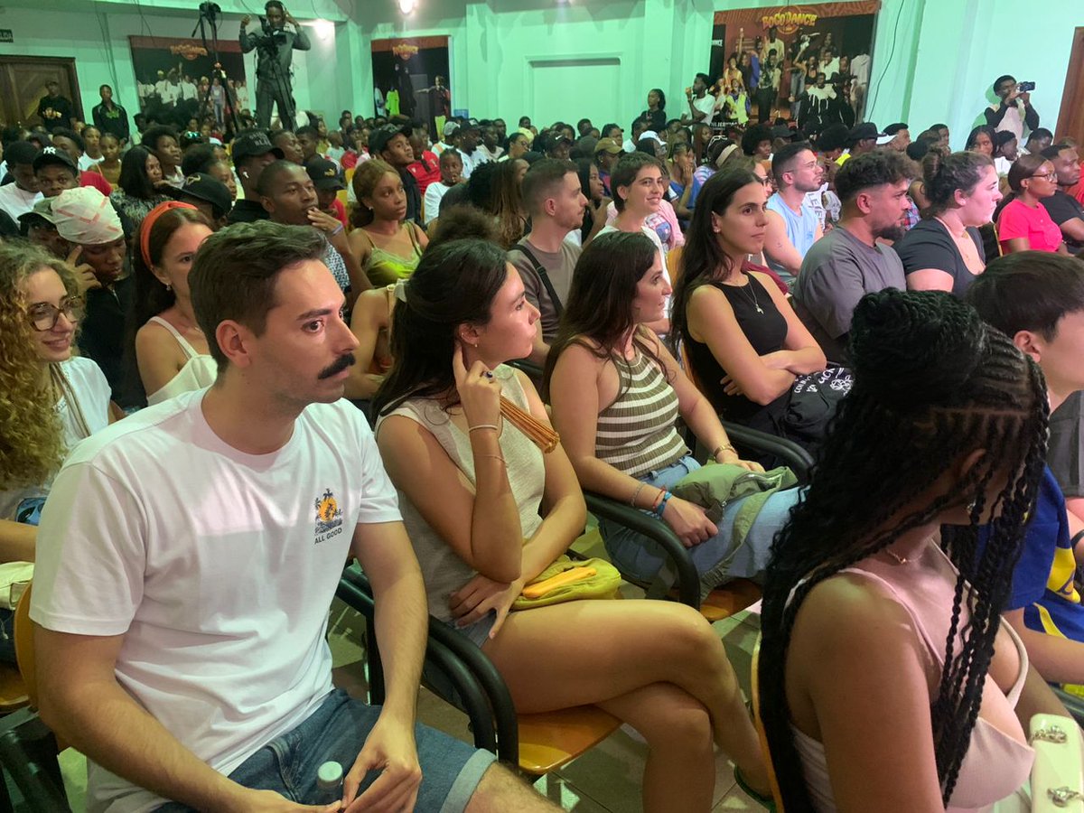 ccemalabo's tweet image. 🔥Crazy Crew_eg y Epo Dance pasan a la ronda de semifinales, mientras The Vibes y Afro Pong quedan eliminados en el grupo "B" del Boco Dance 2025, organizado en el Centro Cultural de España en Malabo.
@EmbEspMalabo #EspañaEnGE @CooperacionESP @AECID_EspMalabo @CCEBata