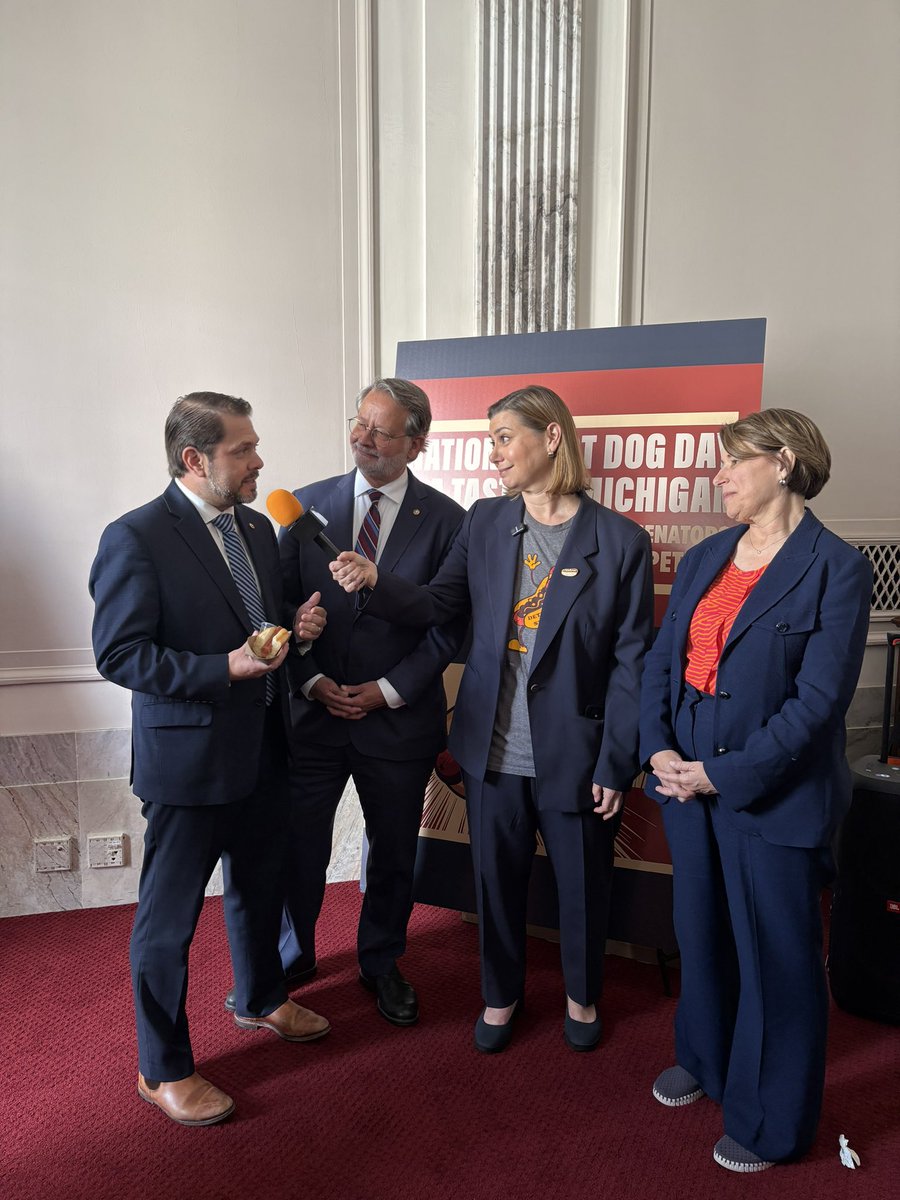 SenRubenGallego's tweet image. Celebrated national hot dog day with my friends @SenatorSlotkin @SenGaryPeters @SenAmyKlobuchar
But respectfully… Michigan hot dogs don’t come close to the Chicago dogs I used to sling at Souzy’s.
Now let’s bring Sonoran Dogs to the Capitol!