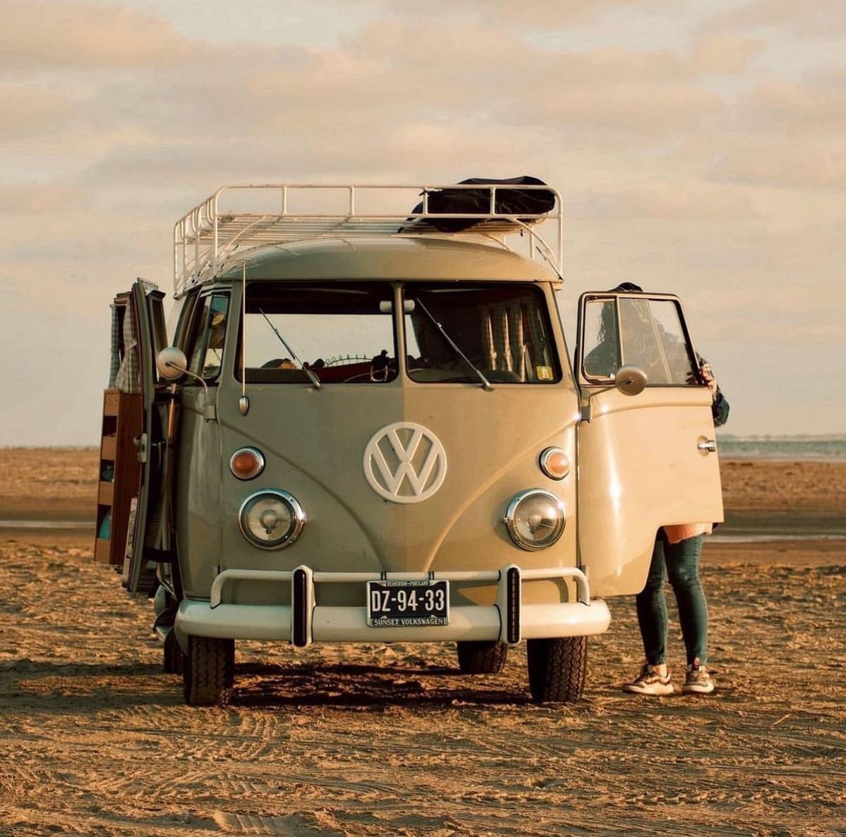 YannRobichon's tweet photo. Happy #VWWednesday / #WednesdayVW!...
#Bulli #Combi #Photo #Photographie #Photography #Transporter #Volkswagen #VolkswagenCombi #VolkswagenType2T1 #Van #VanLife #VW #VWBus #VWCombi #VWVan https://t.co/XEJCNfbN2k