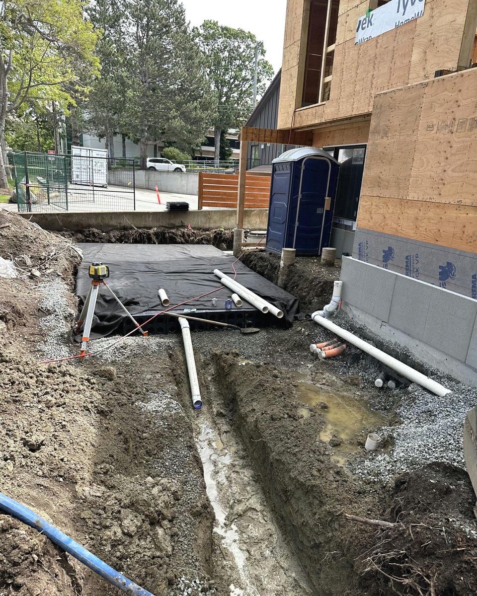 iconixww's tweet image. Urban infill doesn’t have to sacrifice sustainability. ICONIX worked to implement an innovative stormwater solution using DeepRoot’s Marino Cell system. This modular system captures runoff from the full rooftop area &amp;amp; promotes infiltration into native soils at 2 mm/hr

#deeproot