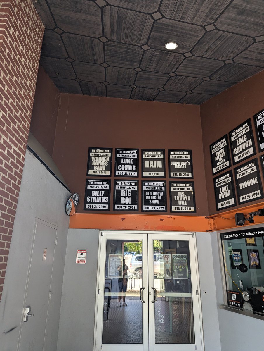 alexpodlogar's tweet image. I&apos;m seeing the @gaslightanthem in Asheville tonight at @ThePeel, a place I&apos;ve always wanted to see a show. Really excited for a day-long vacation I&apos;ve granted myself - that 4-hour drive was nothing and the hotel is great. Really appreciate TGA adding some headlining dates.