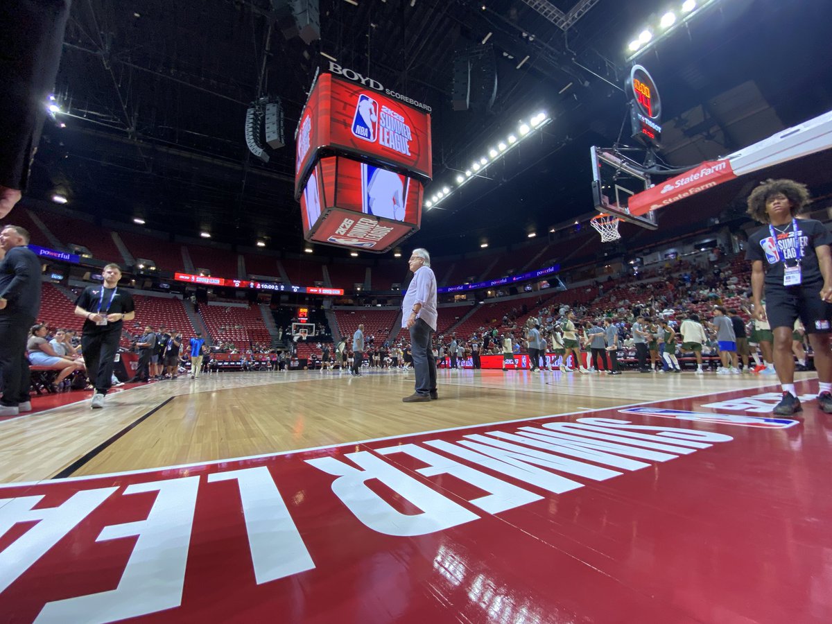 Kaz Nagatsuka(スポーツライター永塚和志) (@kaznagatsuka) on Twitter photo Yuki Kawamura’s playing at the Thomas and Mack for the first time this Summer League. Against Milwaukee. Yuki Kawamura’s playing at the Thomas and Mack for the first time this Summer League. Against Milwaukee.