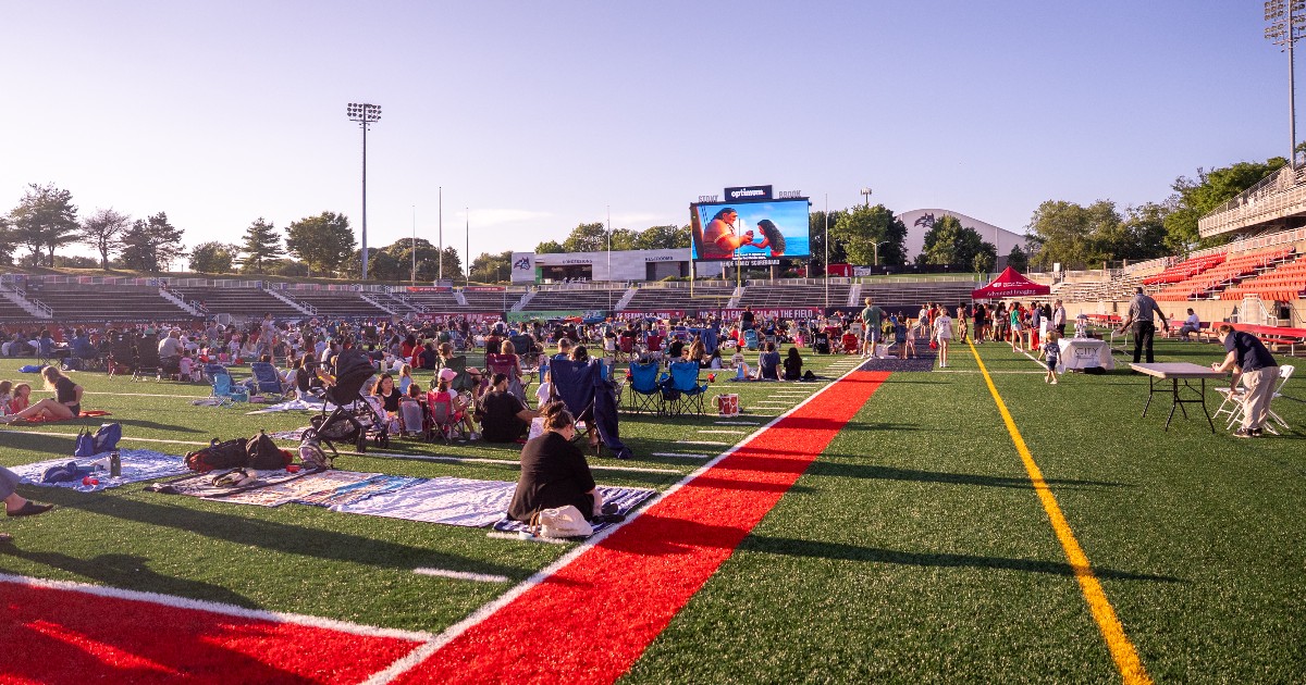 stonybrooku's tweet image. That’s a wrap on Movie Night at LaValle Stadium! Thanks to @SBAthletics for hosting a free screening of 'Moana 2' under the summer sky on the field and to everyone who joined us. See you at the next one!