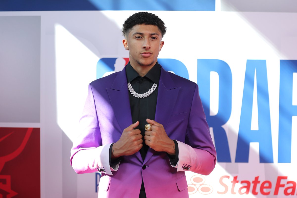 Nique Clifford's statlines in his 4 Summer League games are ridiculous.

vs ORL: 17 PTS (41% FG), 4 REBS, 3 ASTS, 2 STLS, 1 BLK
vs CHI: 19 PTS (61% FG), 12 REBS, 5 ASTS, 1 STL
vs PHX: 19 PTS (87% FG), 3 REBS, 3 ASTS, 2 STLS, 1 BLK
vs CLE: 19 PTS (53% FG), 7 REBS, 9 ASTS

4-0