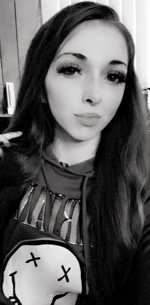 Momma wants lunch covered right now
Who's ready to serve me for that ? I need someone who's ready &amp; willing 😌

Findom  finsub  paypig  whalesub  humanATM  cuck  cuckold  cashcow