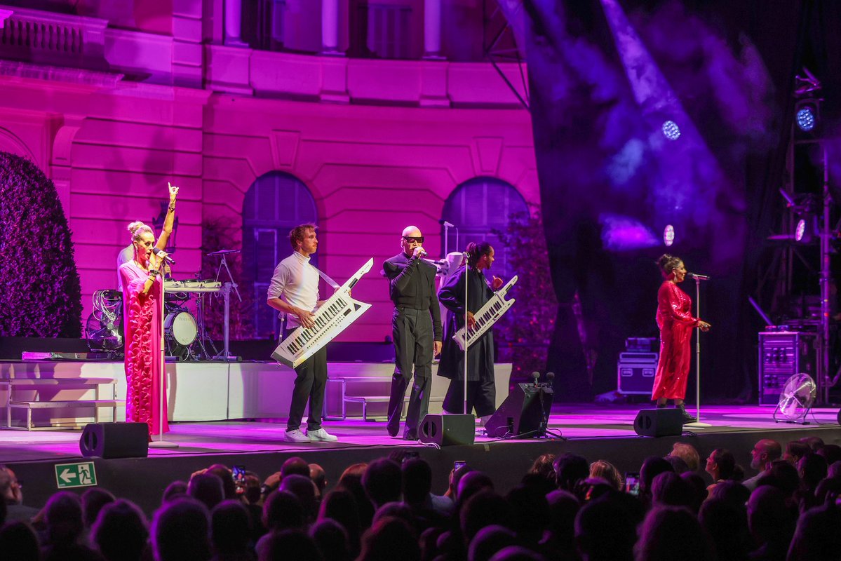 ✨ Don't you want me, baby...?

Aquesta nit hem gaudit d’un concert únic amb The Human League!

Els reis del pop electrònic ens han fet ballar i cantar com si tornéssim als anys 80.

Una nit plena de hits i emocions. Gràcies per viure-la amb nosaltres! 💜

📸: <a href="/JoseIrunFoto/">José Irún</a>