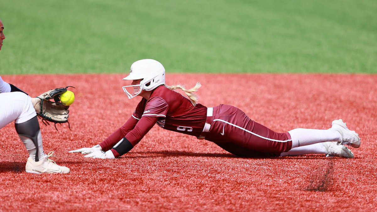 UMGRIZZLIES's tweet image. Freshman Anna Cockhill set a @MontanaGrizSB school record with 27 stolen bases in 2025. Her total led the @BigSkyConf and ranked 39th nationally (6th among freshmen) #GoGriz
