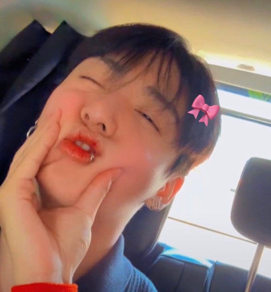 jkisdainty's tweet photo. 🤏🏻 https://t.co/hMMPe5QvxK