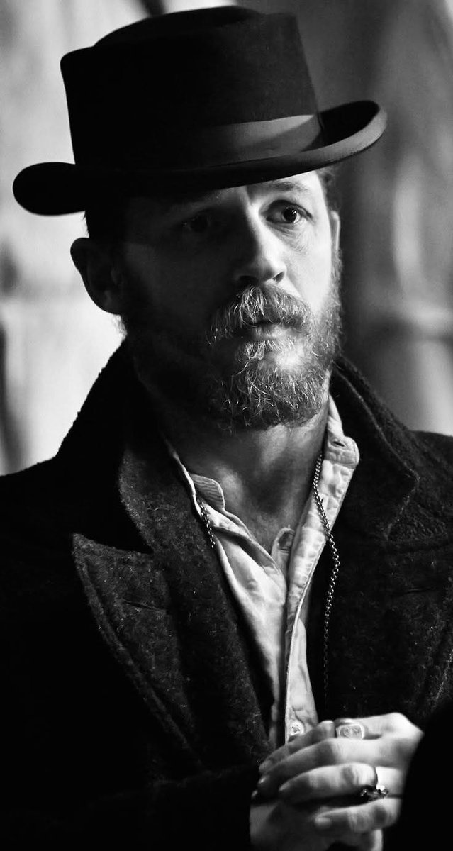 "بعض الأبواب لا تعرف قيمة الطارق "
حتى يذهب بلا رجعة ..