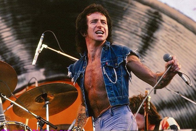 TheExtremeMusi1's tweet photo. Do you actually like Bon Scott??? https://t.co/4T8eGYi9O2