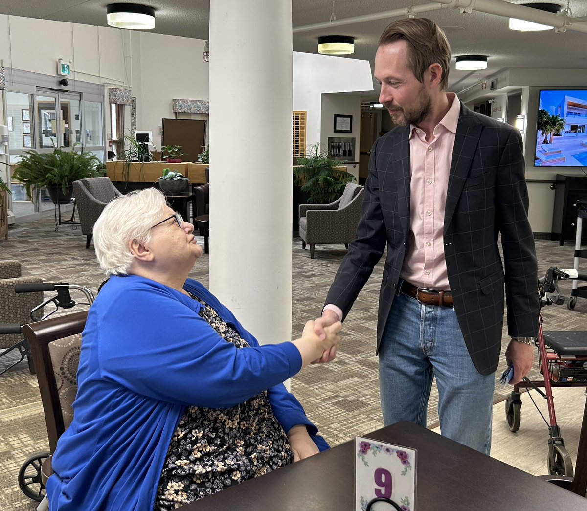 MichaelCooperMP's tweet image. Visited the North Ridge Lodge in St. Albert to provide a summer update on key federal issues over coffee.
Lots of good conversations and input from the residents as always.
