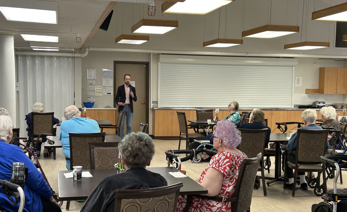 MichaelCooperMP's tweet image. Visited the North Ridge Lodge in St. Albert to provide a summer update on key federal issues over coffee.
Lots of good conversations and input from the residents as always.