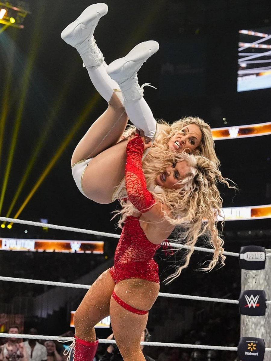 MrEddieGillette's tweet image. Great shot of Trish Stratus delivering the Stratusfaction to Tiffany Stratton. 
#WWEEvolution #Evolution2