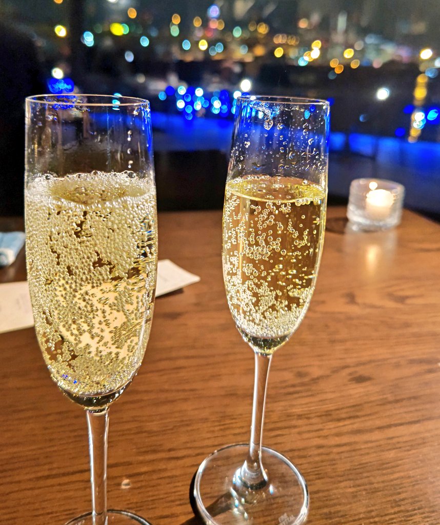 Twinkle_place's tweet image. おはようございます!うにパスタが芸術的すぎたけど前衛的なスープも出てきて度肝を抜かれびっくり!アイスランドの火山噴火も今後数百年も続くみたいでびっくり👀!!
