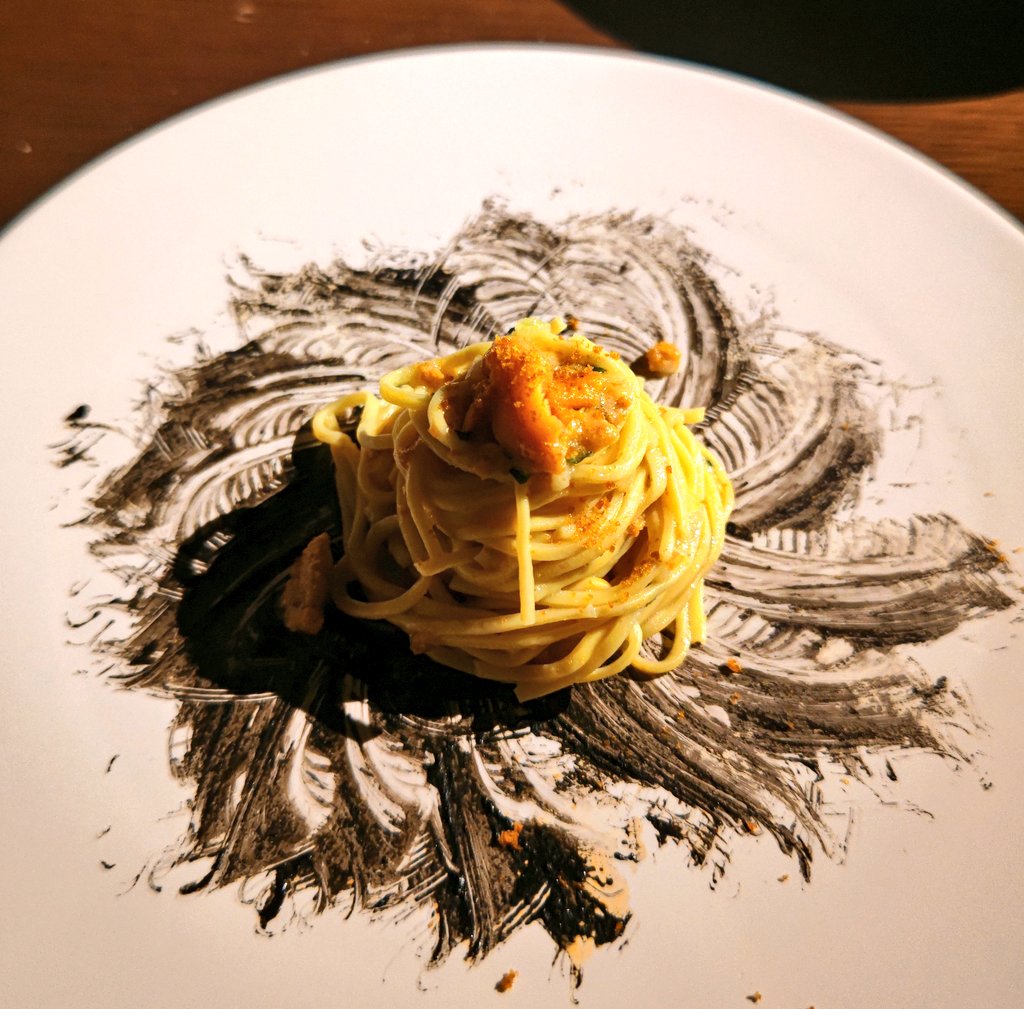 Twinkle_place's tweet image. おはようございます!うにパスタが芸術的すぎたけど前衛的なスープも出てきて度肝を抜かれびっくり!アイスランドの火山噴火も今後数百年も続くみたいでびっくり👀!!
