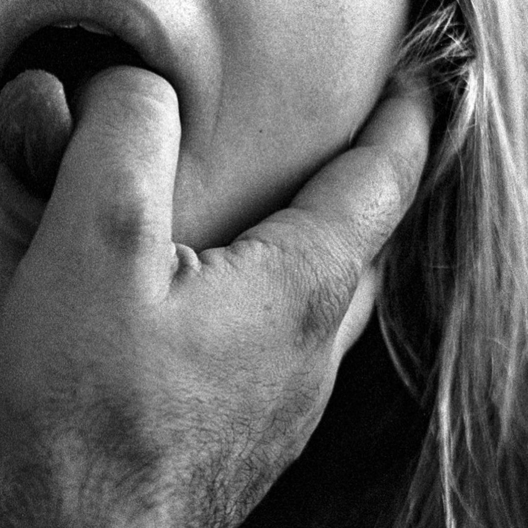 Be my obsession
taste my possession