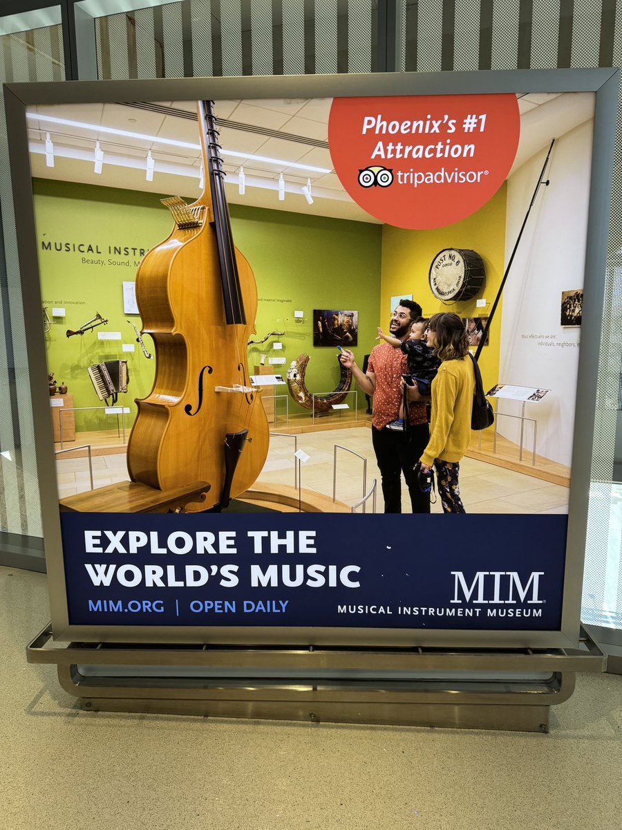 thepettymusings's tweet image. when you’re in AZ for work and the airport reminds you that updating neck wrist draw should be your only job