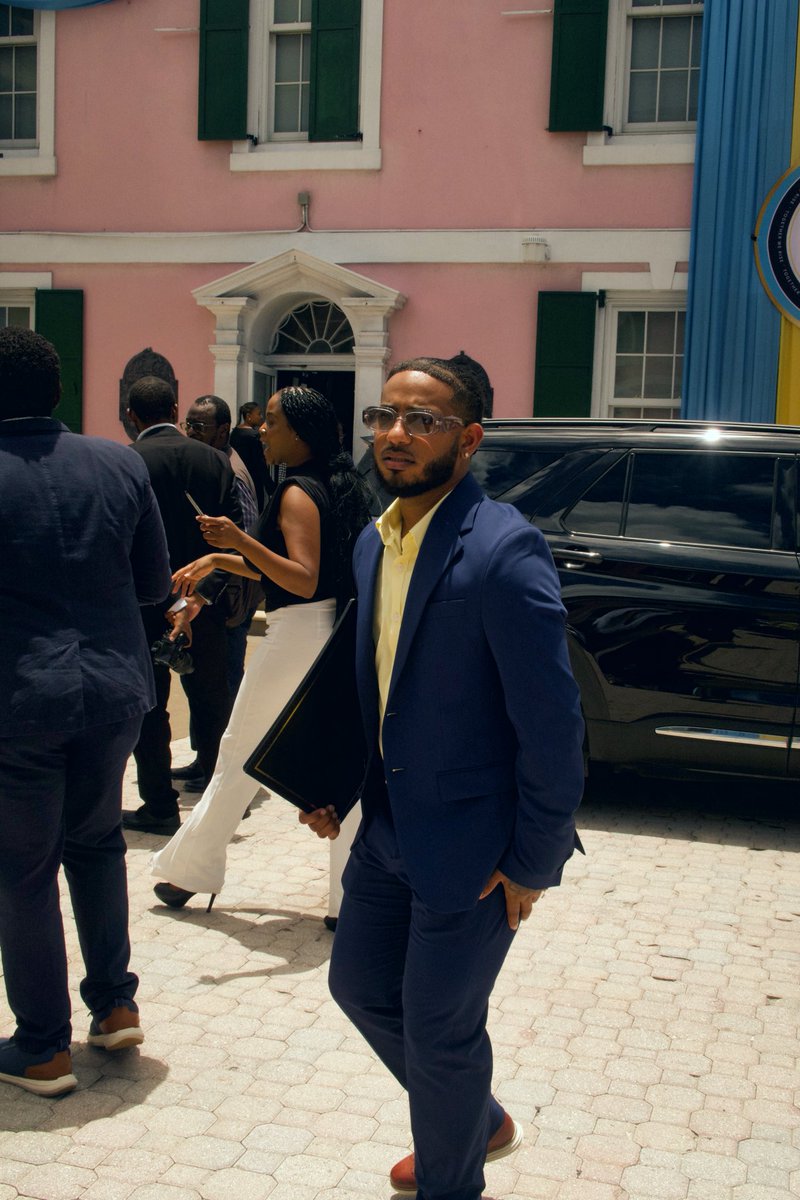 ovadosethedj's tweet image. From dream to reality 🇧🇸✨
What began as a hope to make my family proud has blossomed into the honor of representing my entire nation. Today, I officially accept the title of Cultural Ambassador of The Bahamas.
Thank you to @bravedavis , MOYSC and everyone who believed in me.