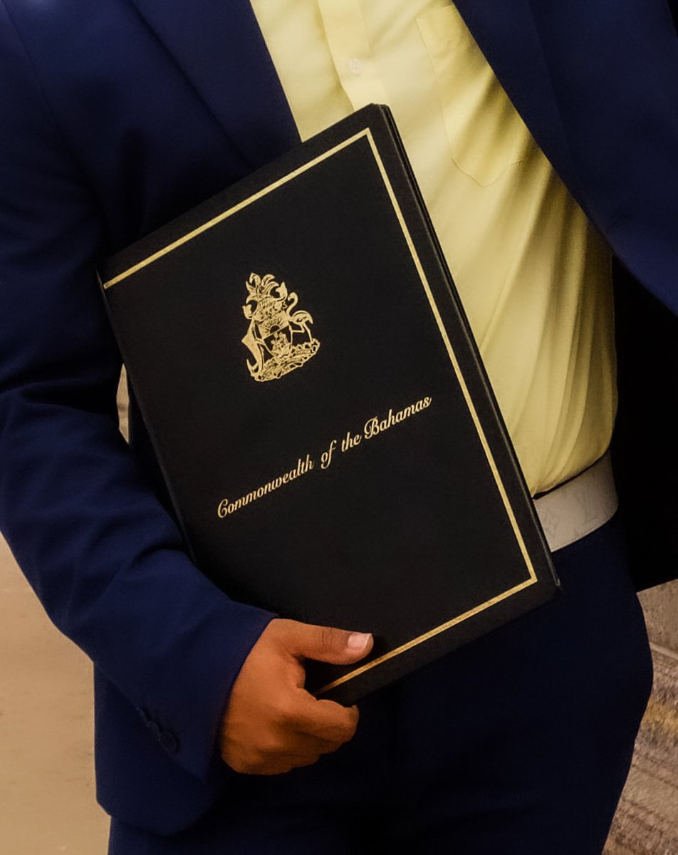 ovadosethedj's tweet image. From dream to reality 🇧🇸✨
What began as a hope to make my family proud has blossomed into the honor of representing my entire nation. Today, I officially accept the title of Cultural Ambassador of The Bahamas.
Thank you to @bravedavis , MOYSC and everyone who believed in me.