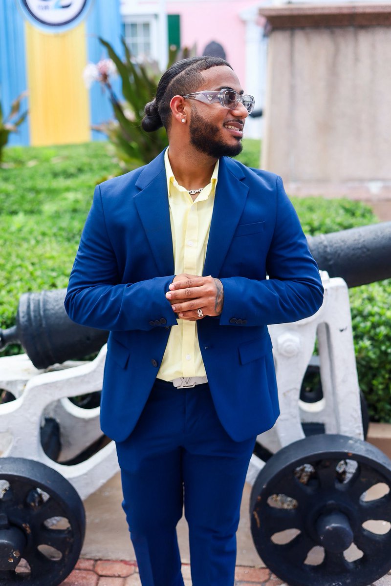 ovadosethedj's tweet image. From dream to reality 🇧🇸✨
What began as a hope to make my family proud has blossomed into the honor of representing my entire nation. Today, I officially accept the title of Cultural Ambassador of The Bahamas.
Thank you to @bravedavis , MOYSC and everyone who believed in me.