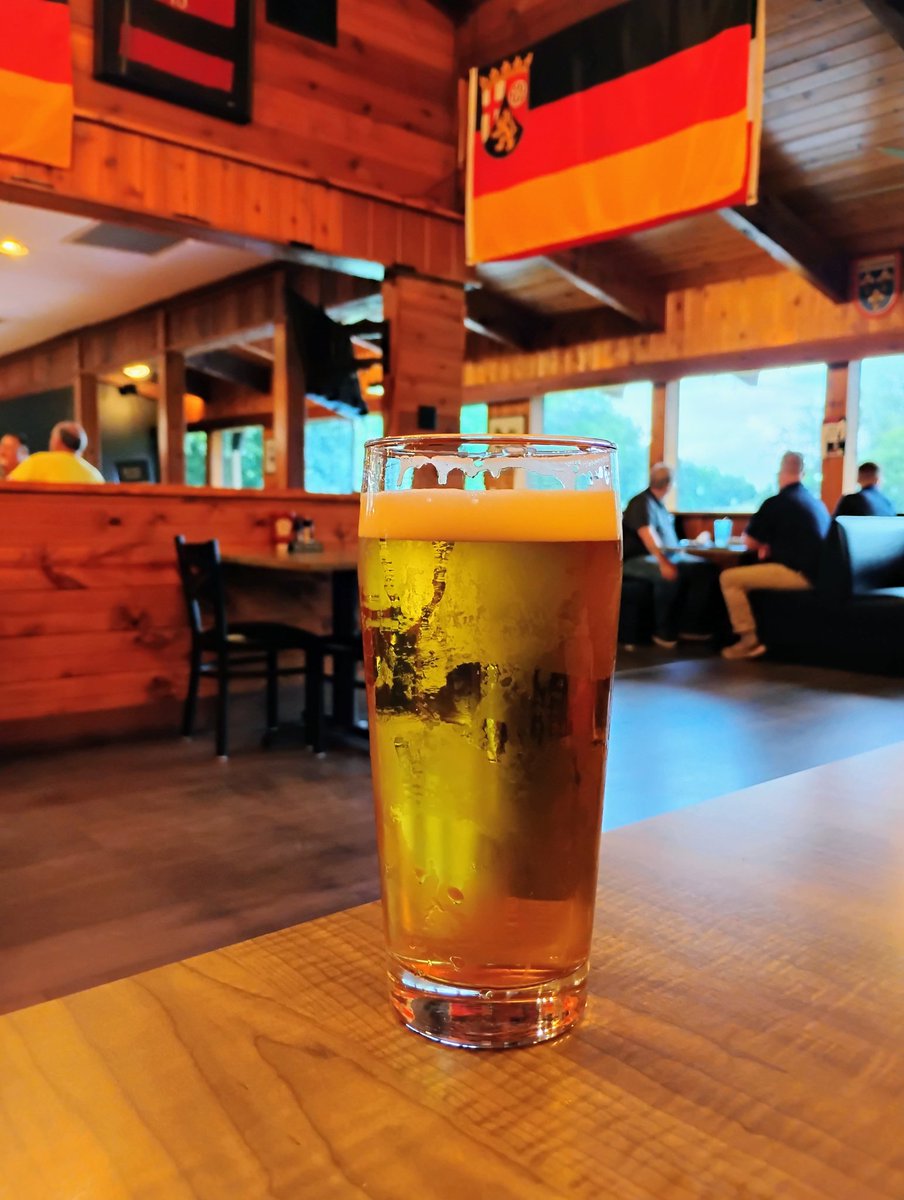 BeerSnobSean's tweet image. Out & about, need some lunch so why not stop at a brewery? @TerritorialBC in Battle Creek, Michigan serves excellent food & has great beer too! I was living that #lagerlife with a malty/grainy helles, then a "Jamaican" pilsner, unique af. #mibeer @MikeSlomba @DrGoodBeer #beer