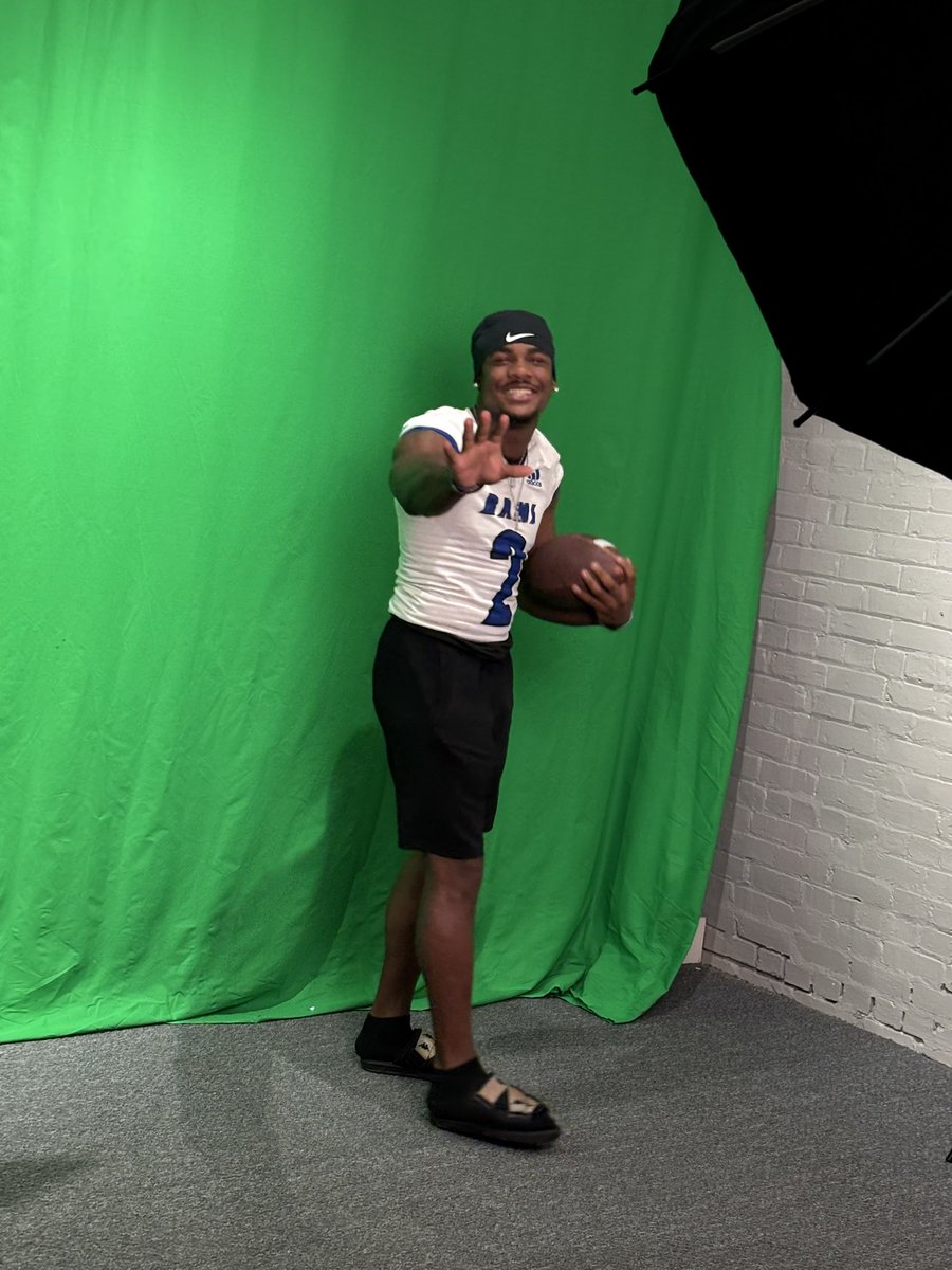 GchsRam's tweet image. The guys had a great time with @TreyScott_NC & @neusenewssports. The guys had a chance to work on their interview skills & posed for the camera. #Memories #BehindTheScenes