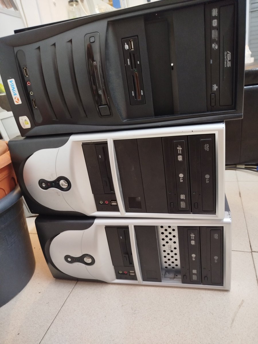RubenRetro_PC's tweet image. Someone on Wallapop was giving away 3 towers.
I didn’t need them.
So naturally, I took all 3.
One has an Nvidia sticker. What secrets lie within?
#RetroPC #WallapopFinds #NvidiaInside #WhatsInside