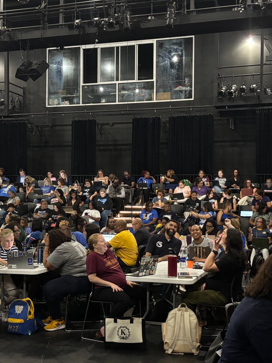 TandL_CPS's tweet image. Yesterday, our incredible CPS school leaders took part in Day 2 of the Summer Leadership Institute at John Hancock High School, where they engaged in breakout sessions and collaborative learning.
This is what leadership looks like: learning with and from each other@ChiPubSchools