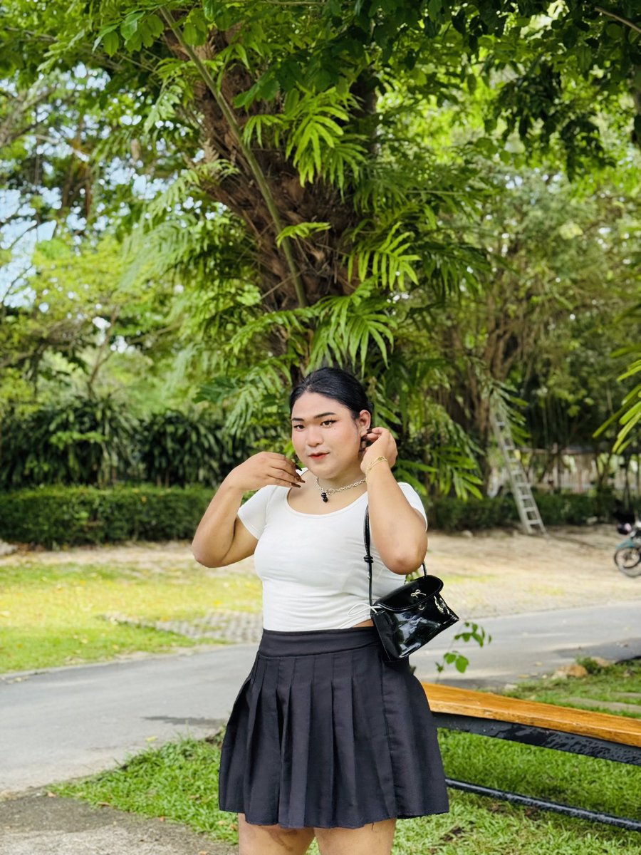 tarice2012's tweet photo. อยากมีแฟน  ที่ ไลฟ์สไตล์ เหมือนกัน ชอบน้ำตกภูเขาเหมือนกัน ชอบไปคาเฟ่ถ่ายรูปด้วยกัน คนที่เข้าใจกันเเละกัน คนที่ไปไหนมาไหนกับเราเเล้วไม่อาย 😔❤️‍🩹🌻 #ระยอง #สาวสอง #หาแฟน https://t.co/0MVGdDtM6e