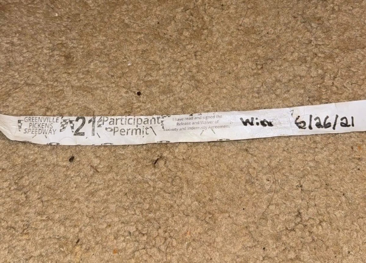 Jacob_Ward_97's tweet photo. I’ve always been a hoarder when it comes to tickets and wristbands from races and such. Got stumbling through my box for them and found this wristband from dad’s last late model win at Greenville Pickens, lots of neat stuff in here https://t.co/luJTlQfV9N