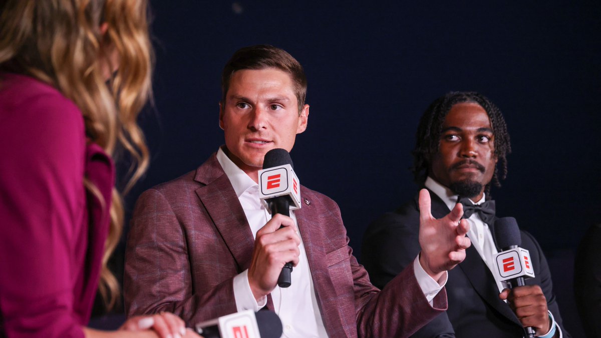 Austin Peay Football (@govsfb) on Twitter photo Sharp-dressed Govs on Broadway. ๐ฉ๐
๐ธ --> bit.ly/40YMAtj
<a href="/uacfootball/">uacfootball</a> | #LetsGoPeay Sharp-dressed Govs on Broadway. ๐ฉ๐
๐ธ --> bit.ly/40YMAtj
<a href="/uacfootball/">uacfootball</a> | #LetsGoPeay